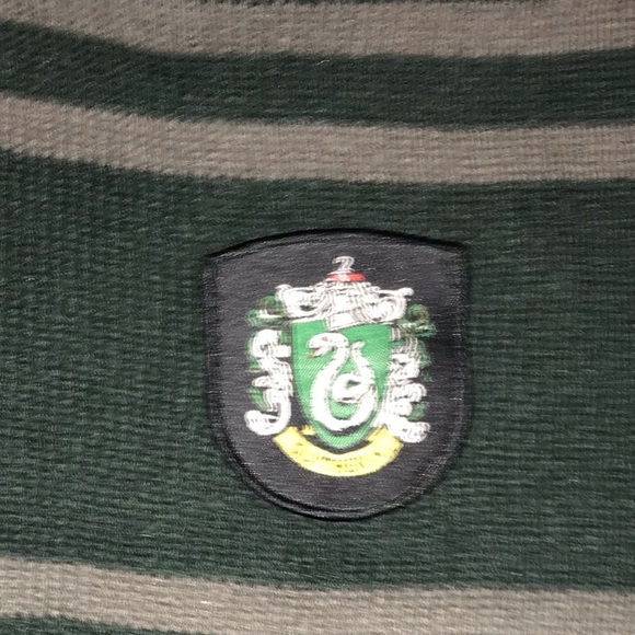 Harry Potter Hogwarts T shirt & scarf - Picture 3 of 3